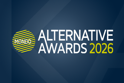 Sfondo blu scuro con la scritta «Mondo Alternative Awards 2026» in bianco e verde. A sinistra è raffigurato un cerchio a strisce con la scritta «Mondo». Lo stile è moderno e professionale.